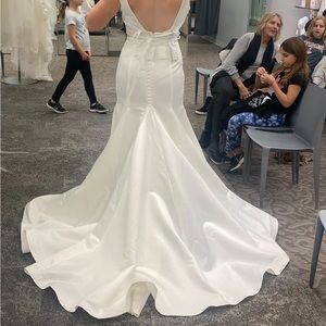 Never worn Wedding Dress